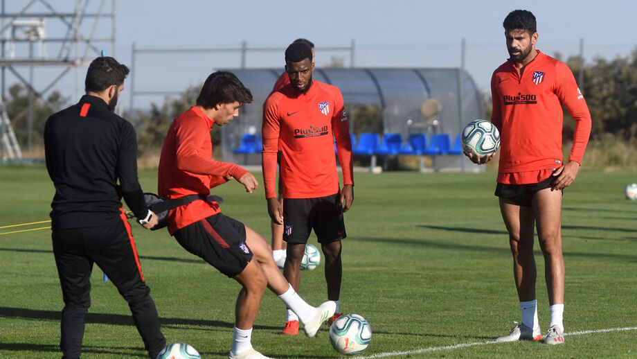 Tridente do Atlético Madrid com João Félix à esquerda