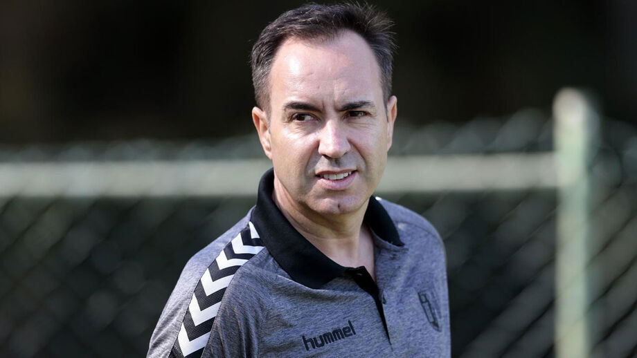 António Salvador: «Carlos Pereira devia acender uma velinha...»