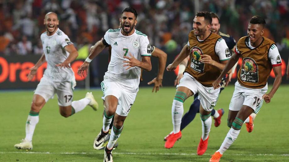 Mahrez coloca a Argélia na final da CAN
