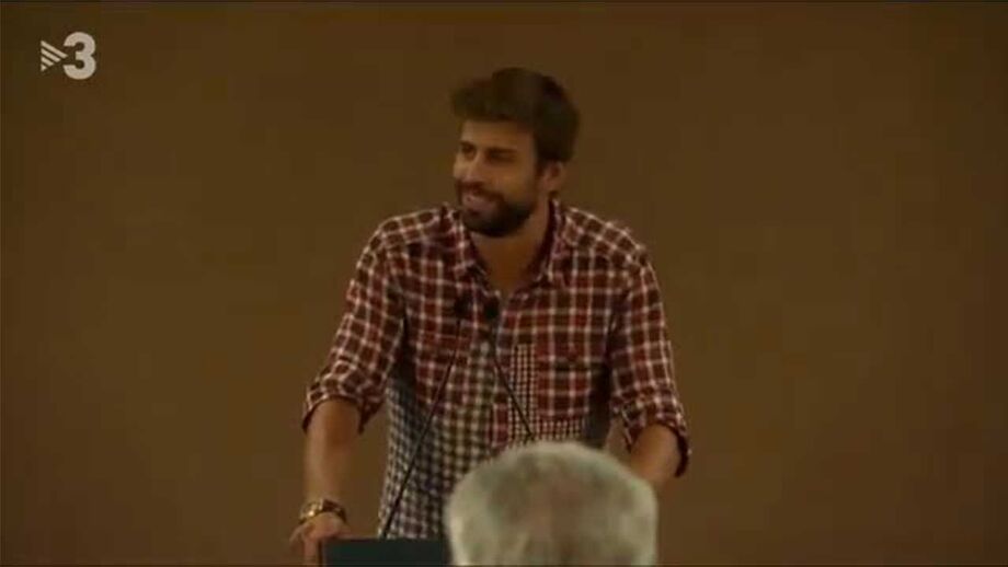 Piqué em lágrimas durante ação solidária