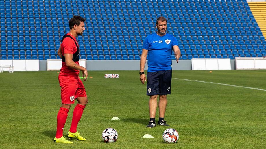 João Henriques prepara dispensas