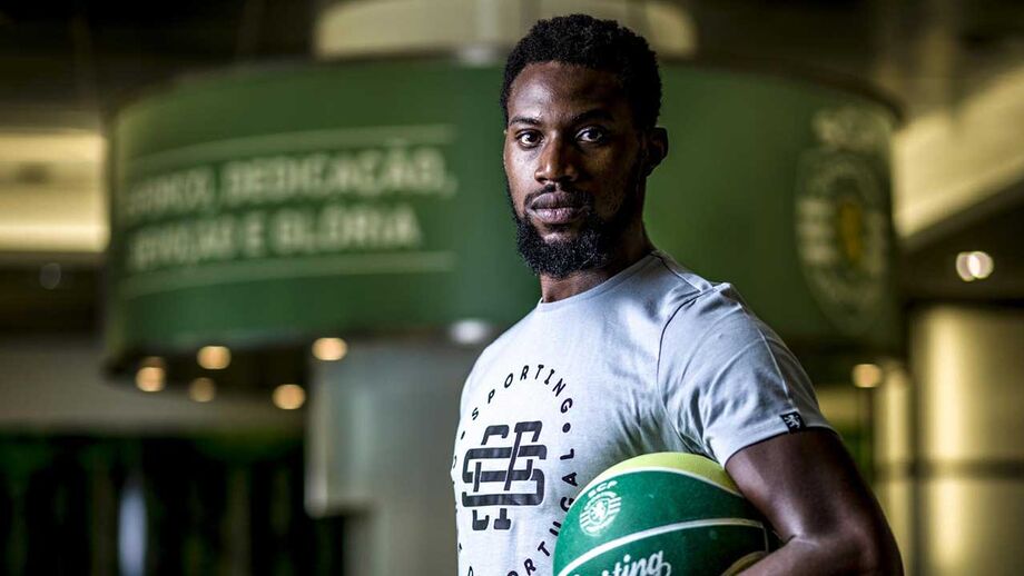 Sporting com 11 jogadores para assinalar regresso