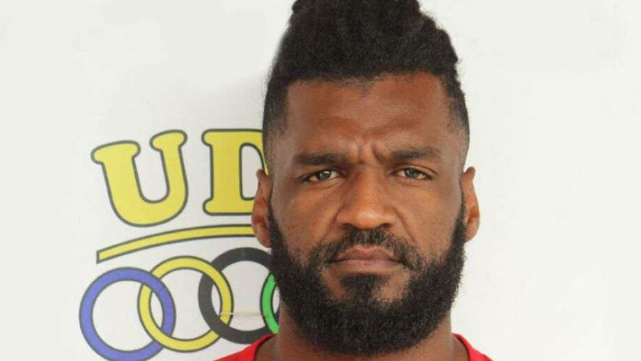 Defesa central Célio Santos regressa a Portugal para jogar no Vilafranquense