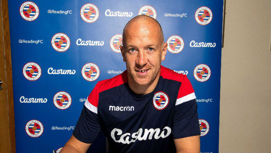 Charlie Adam é reforço do Reading