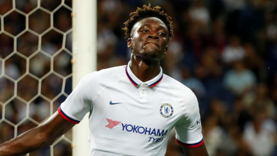 Chelsea derrota Barcelona por 2-1 no Japão