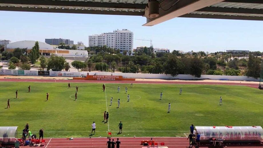 Marítimo perde com Luton Town na despedida do estágio no Algarve