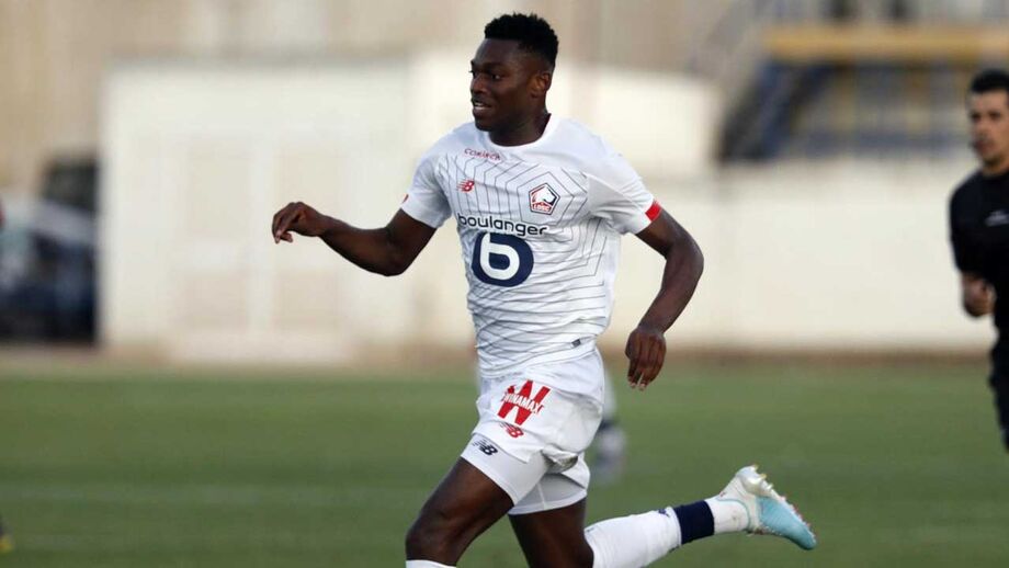 Mercado: Rafael Leão no Milan com Tiago Djaló no negócio e novela James Rodríguez a chegar ao fim