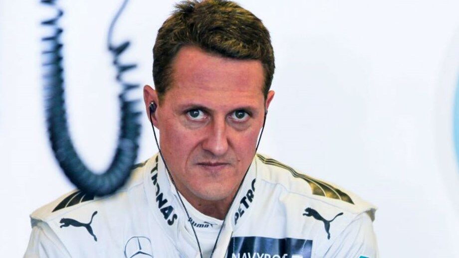 Michael Schumacher está a recuperar e já assiste às corridas de F1