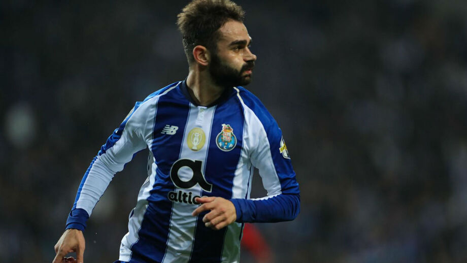 Adrián López assina por uma época com o Osasuna