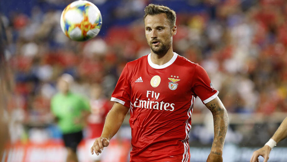 Mercado a ferver: Seferovic renova pelo Benfica e FC Porto empresta defesa