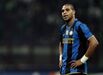 Adriano - Tinha todas as condições para converter-se um dos melhores avançados da história, mas uma vida que não era (de todo) apropriada para um futebolista, fez com que a carreira de Adriano ruísse.