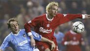 Anthony Le Tallec - Foi campeão mundial de Sub-17, em 2001, pela França. Jogou no Liverpool, Saint-Étienne, Sunderland, Le Mans, entre outros. Atualmente, joga pelo US Orleáns.
