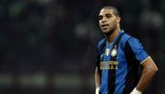 Adriano - Tinha todas as condições para converter-se um dos melhores avançados da história, mas uma vida que não era (de todo) apropriada para um futebolista, fez com que a carreira de Adriano ruísse.