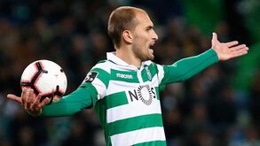Eintracht Frankfurt atento à situação de Bas Dost à... distância