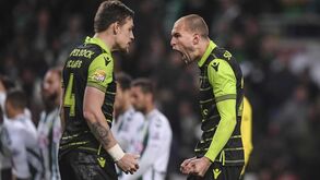 Jogadores despedem-se de Bas Dost: «O meu filho vai continuar a cantar a tua canção»