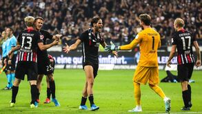 Eintracht Frankfurt bate Estrasburgo e está na fase de grupos da Liga Europa
