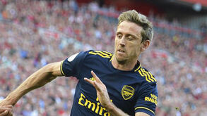Nacho Monreal e Elneny deixam Arsenal