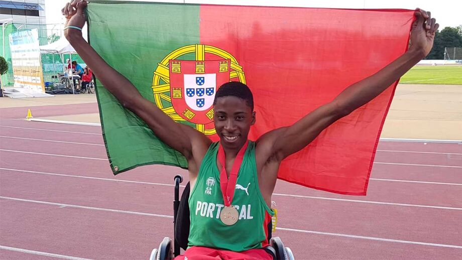 Rafael Neto campeão mundial de 200 metros de atletismo paralímpico júnior