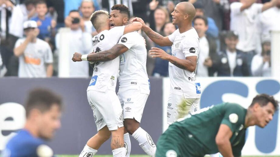 Santos 'esmaga' Goiás e reforça liderança do Brasileirão