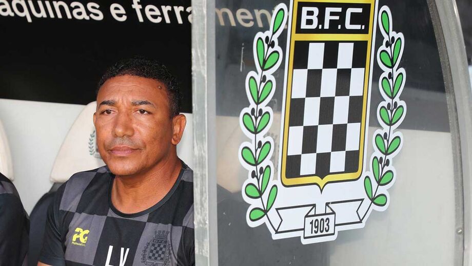 Lito Vidigal pede