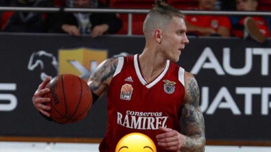 Micah Downs continua ao serviço do Benfica