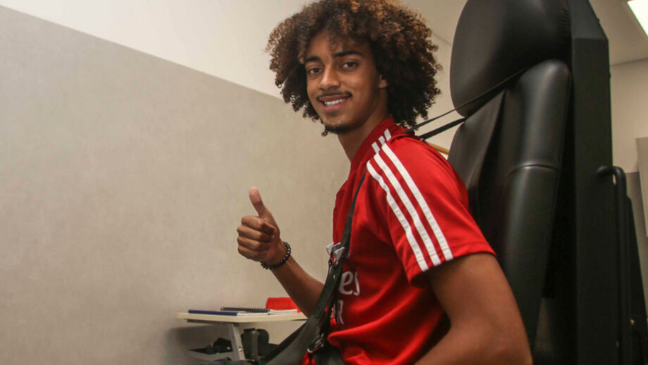 Tomás Tavares integra de imediato plantel principal do Benfica