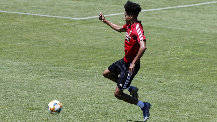 Ebuehi de regresso às convocatórias da seleção nigeriana