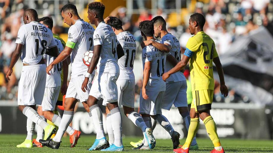 V. Guimarães goleia Ventspils e está no playoff da Liga Europa