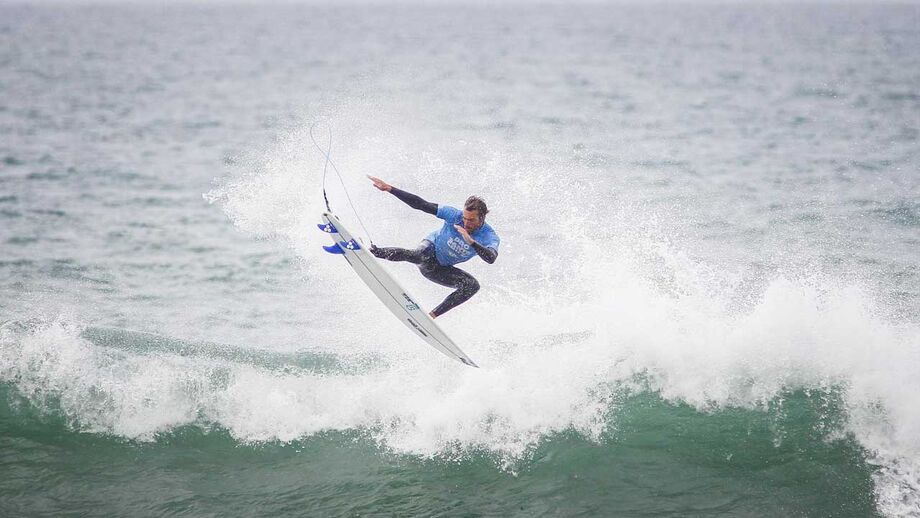 Frederico Morais lidera seleção portuguesa nos Mundiais de surf