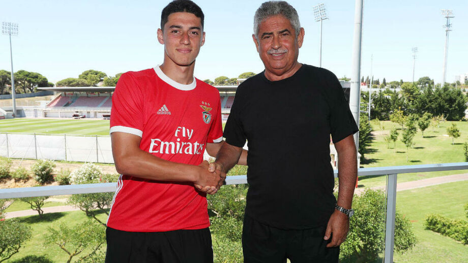 Benfica renova contrato com avançado que há dois anos chegou ao Seixal vindo do Sporting