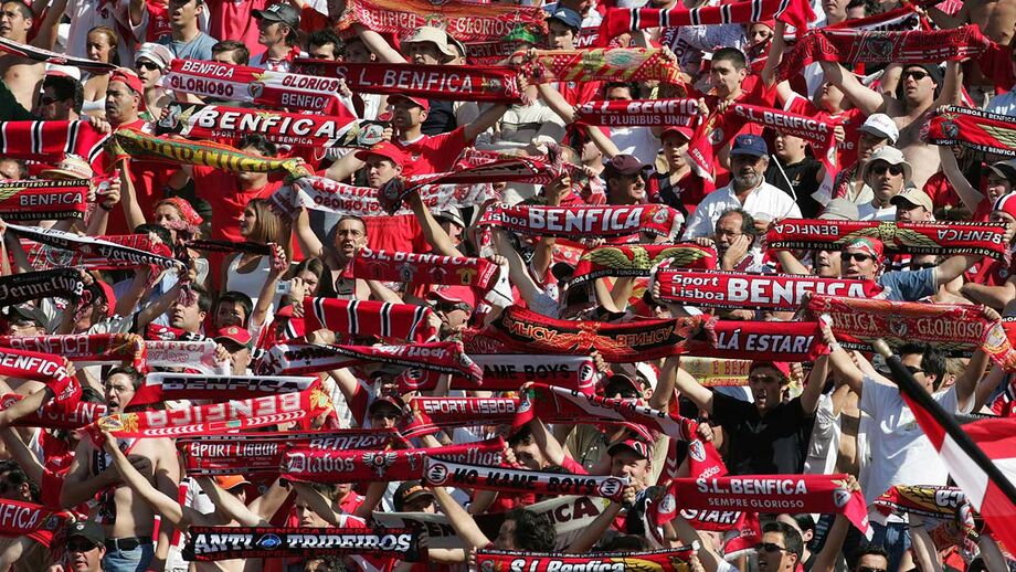 Adeptos do Benfica invadem Jamor