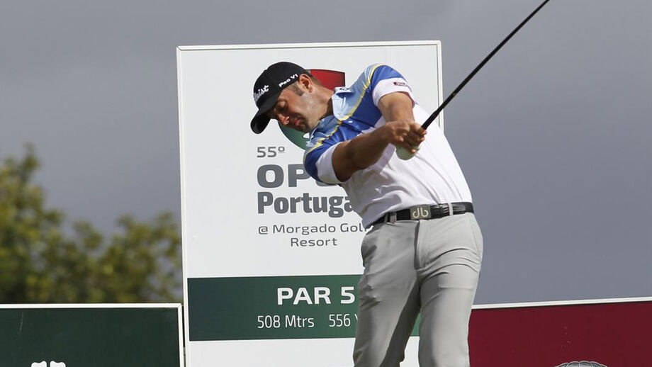 Ricardo Santos sobe a 25.º e passa cut na Irlanda do Norte