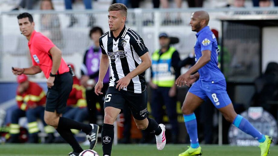 Lucas chega hoje para reforçar o Portimonense