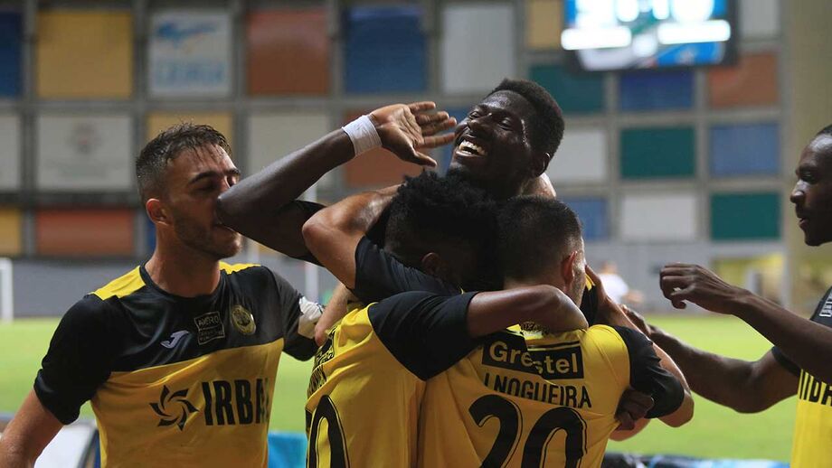 A crónica do U. Leiria-Beira-Mar (0-1): estreia de sonho para os aveirenses