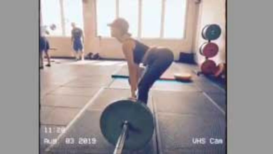 Namorada de Ronaldo mostra exercícios