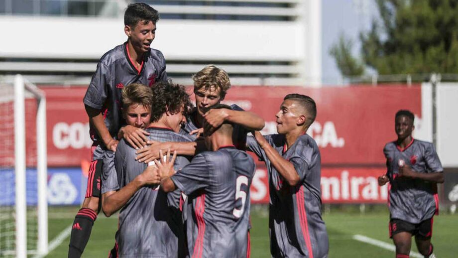 Benfica vence Cova da Piedade no Seixal