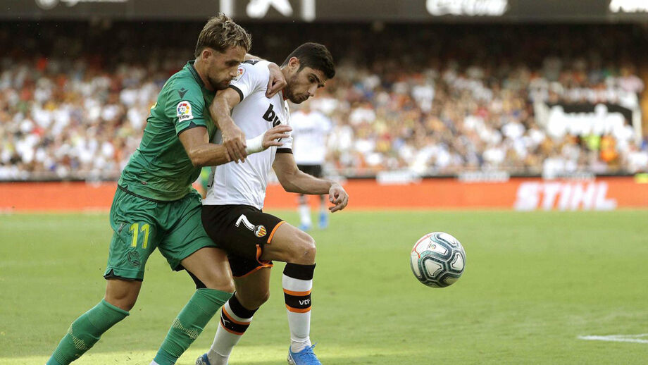 Valencia falha penálti aos 90'+5 e cede empate com a Real Sociedad aos... 90'+11