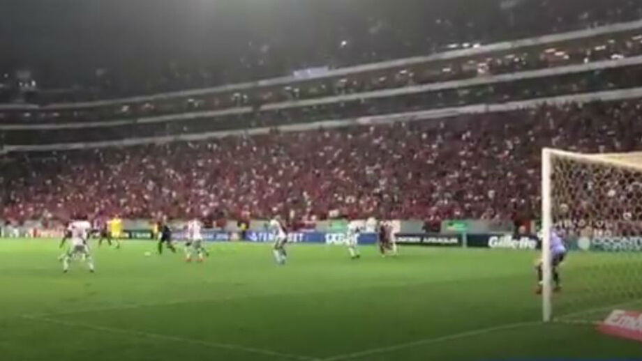 O golaço de Bruno Henrique que colocou equipa de Jorge Jesus na frente