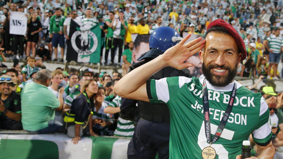 Mercado fecha daqui a duas semanas: jogadores de Sporting, Benfica e FC Porto que ainda podem sair