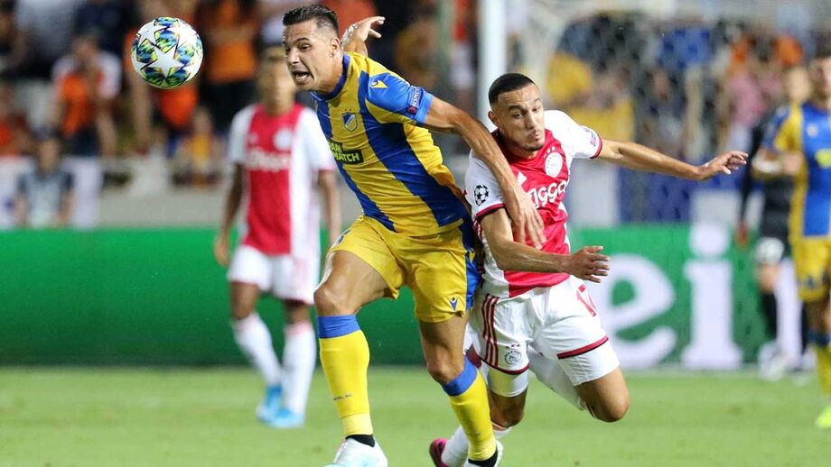 Joãozinho e André Vidigal travam Ajax em Nicósia