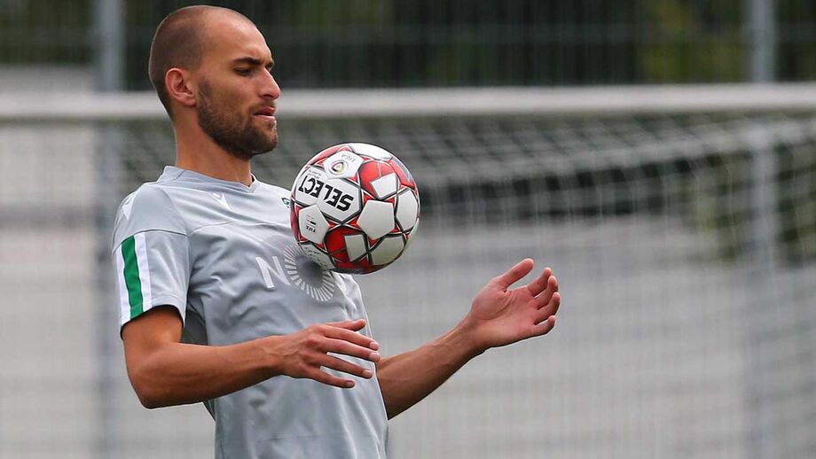Bas Dost apresenta-se em Alcochete para treinar