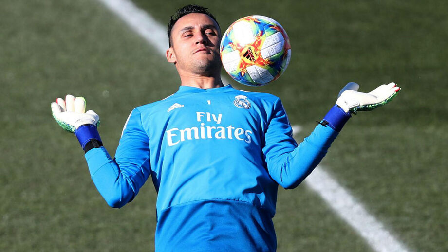 Mercado a ferver: Saída de Bas Dost deve ser oficializada hoje e Real Madrid já escolheu sucessor de Keylor Navas