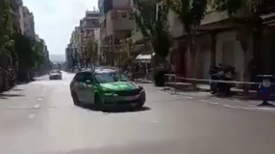 Acidente arrepiante com um carro de equipa na Volta a Espanha