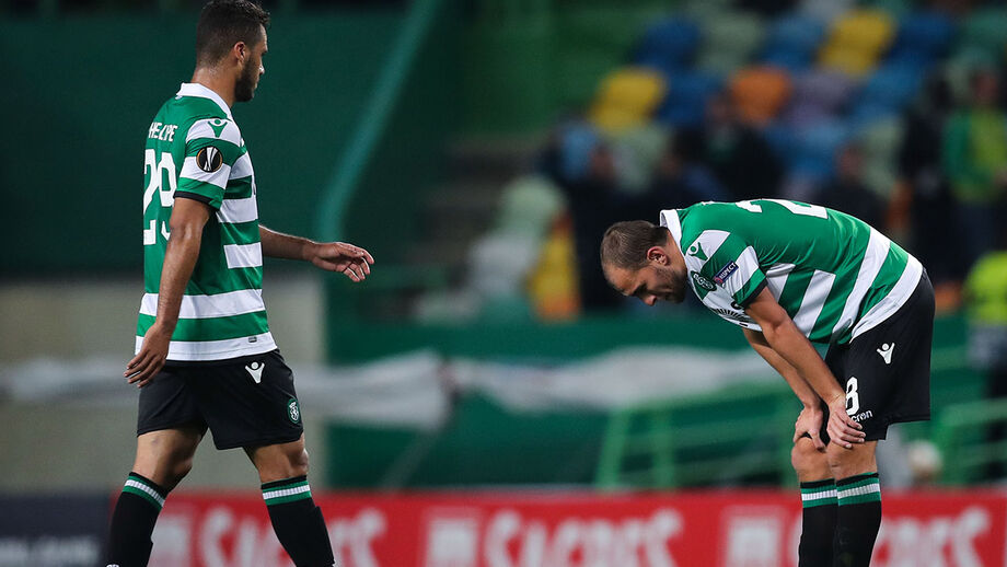 Vergados ao peso de Bas Dost