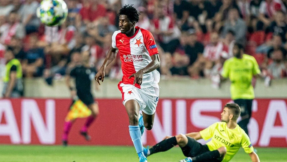 Slavia Praga vence e deixa Camora e Luís Aurélio fora da Champions