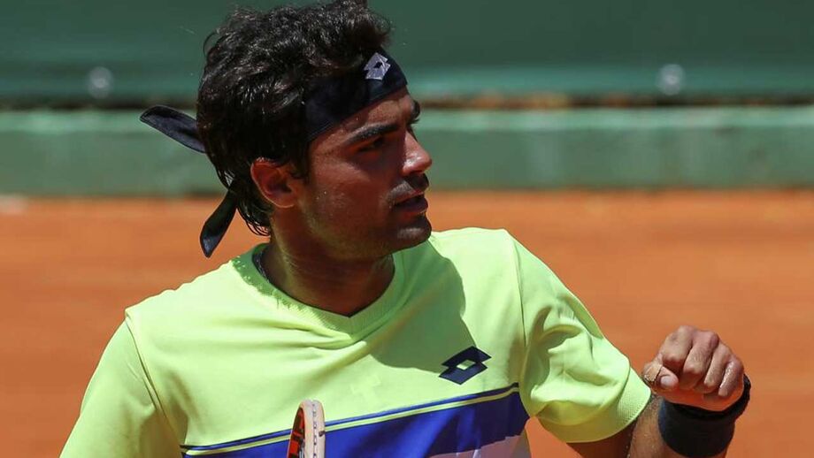 Frederico Silva nas meias-finais no challenger de Baotou