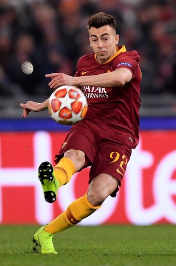 El Shaarawy - Deu nas vistas desde muito novo ao serviço do Milan. Contudo, as sucessivas lesões e falta de consistência fizeram com que a sua carreira futebolística não seguisse o caminho que lhe era previsto. Atualmente está no Shanghai Shenhua.