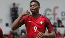 Rafael Leão. Depois e se afirmar na Liga francesa ao serviço do Lille, o jovem craque português passou a ser agenciado por Jorge Mendes - amigo de Peter Lim - para dar o salto. Porém, Marcelino preferiu reforçar o ataque com Maxi Gómez.