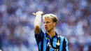 25. Dennis Bergkamp (1993/94, Ajax-Inter Milão, 9,7 M€), 151,1 M€