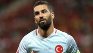 Arda Turan - O médio turco ajudou o seu pai a dirigir um posto de gasolina e comprou um terreno em Bayrampasa, distrito de Istambul.
